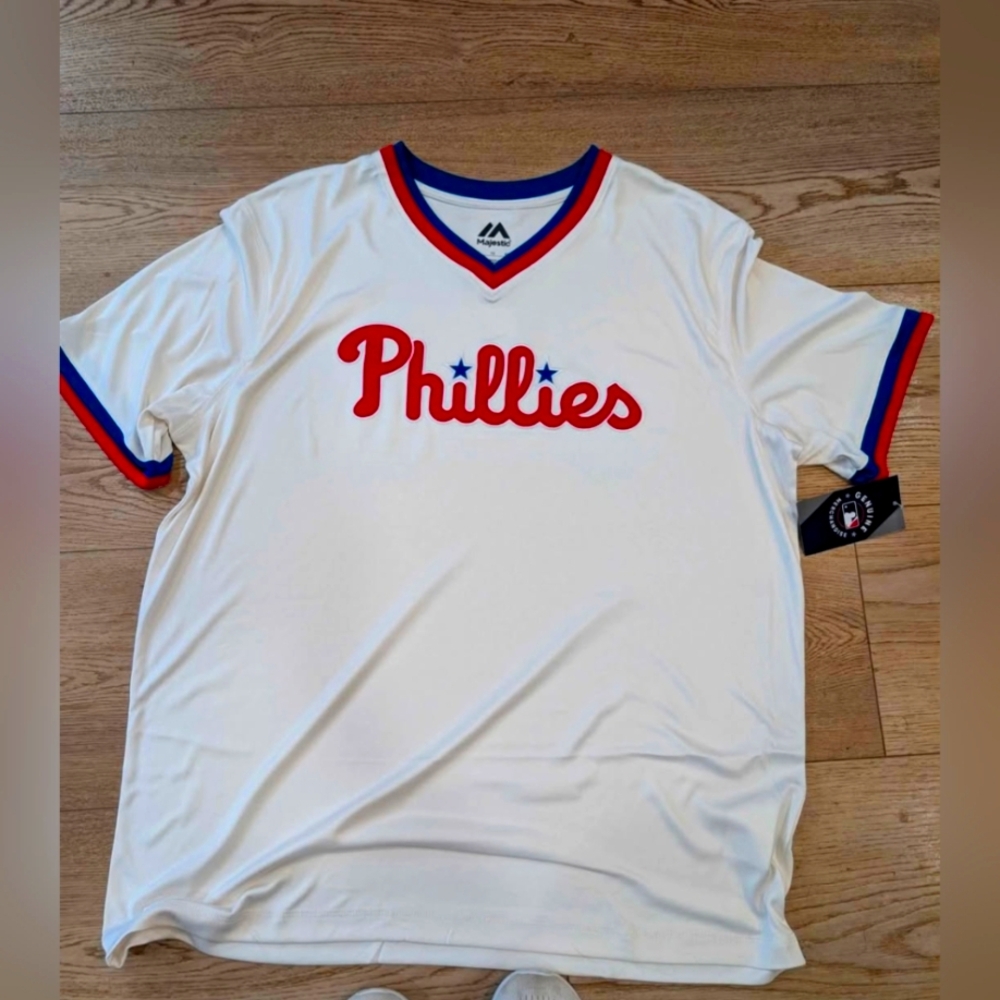 Philadelphia Phillies Men's V Neck Shirt